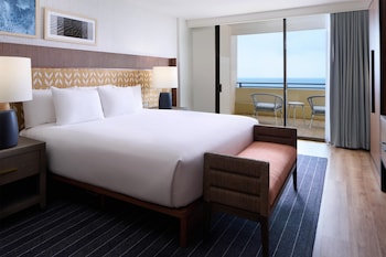 Deluxe Suite, 1 King Bed, Ocean View (One Bedroom)