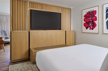 Junior Suite, 1 King Bed with Sofa bed, Ocean View