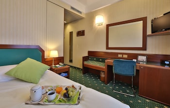 Standard Room, 1 Queen Bed, Smoking