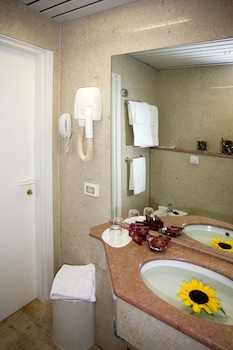 Standard Room, 2 Twin Beds, Smoking