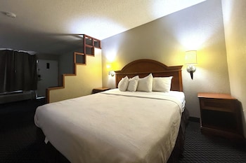 Suite, 1 King Bed, Non Smoking