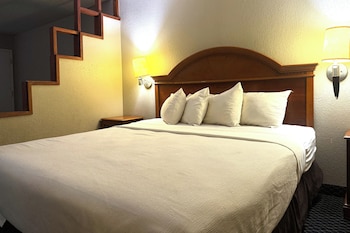 Suite, 1 King Bed, Non Smoking