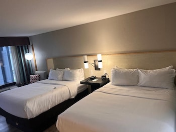 Deluxe Room, 2 Queen Beds, Non Smoking (Lakefront)