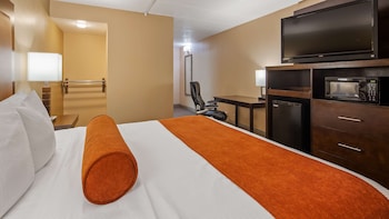 Standard Room, 1 King Bed, Accessible, Non Smoking