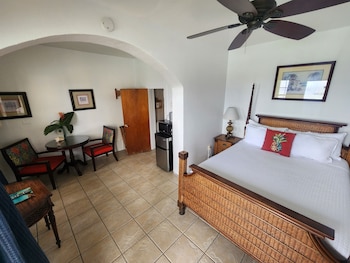 Standard Room, 1 Queen Bed