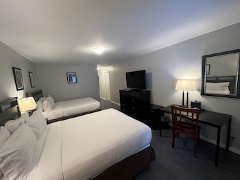 Room, 2 Queen Beds, Non Smoking