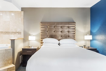 Room, 1 Queen Bed (Whirlpool)