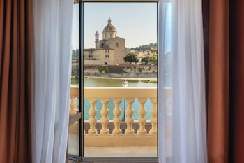 Grand Suite, 1 King Bed, River View