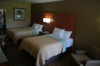 Basic Room, 2 Double Beds, Non Smoking, Private Bathroom