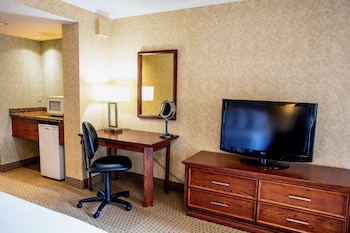 Standard Room, 1 Queen Bed, Non Smoking, Refrigerator & Microwave (with Sofabed)
