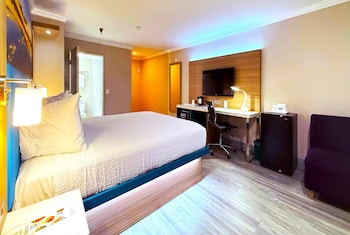 Room, 1 King Bed, Accessible, Non Smoking (Mobility/Hearing Impaired)