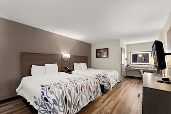 Deluxe Room, 2 Queen Beds, Accessible, Non Smoking (Walk-In Shower, First Floor)