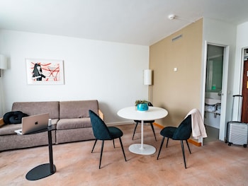 Suite, 1 Queen Bed with Sofa bed