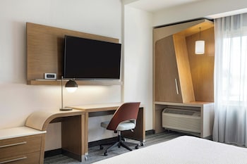 Room, 1 King Bed (Mobility Accessible, Tub)