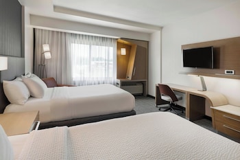 Room, 2 Queen Beds (Hearing Accessible)