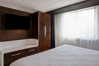 Executive, One King Bed, Non-Smoking