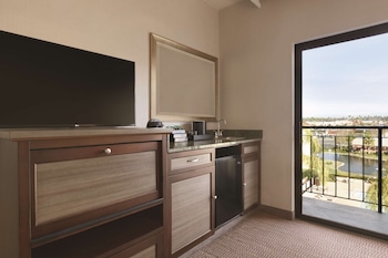 Room, 2 Double Beds, Pool View
