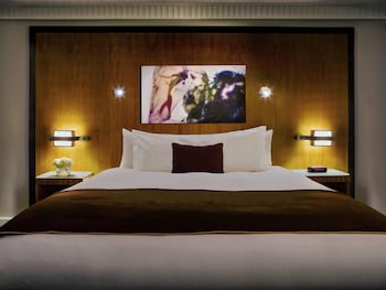 Superior Room, 1 King Bed, City View