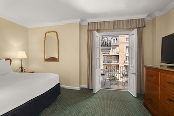 Deluxe Room, 1 King Bed, Balcony