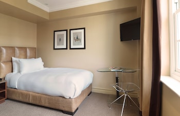 Single Room (Newly Refurbished)
