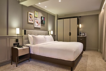 Family Room (Premium)