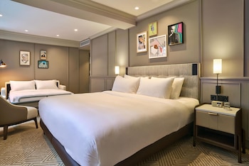Family Room (Newly Refurbished)
