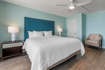 2 Bedroom Ocean Front 2 Kings Deluxe Suite