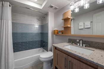 1 Bedroom Ocean Front 1 King or 1 Queen Suite