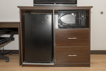 Deluxe Room, 1 King Bed, Accessible, Non Smoking (Roll-In Shower)