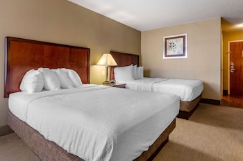 Standard Room, 2 Queen Beds, Accessible, Bathtub