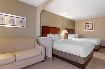 Standard Room, 2 Queen Beds, Non Smoking, Refrigerator & Microwave (with Sofabed)