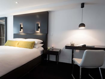 Penthouse, 1 King Bed, Balcony
