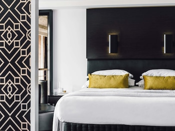 Penthouse, 1 King Bed, Balcony
