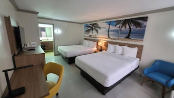 Room, 2 Queen Beds, Non Smoking