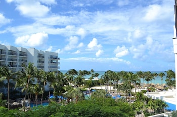 Room, 2 Queen Beds, Partial Ocean View
