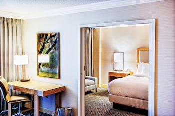 Suite, 1 King Bed with Sofa bed, Balcony