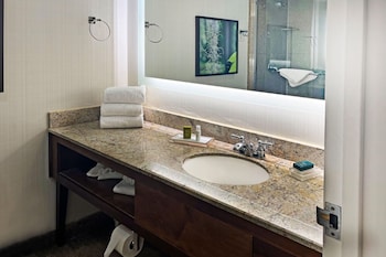 Suite, 1 King Bed with Sofa bed, Balcony