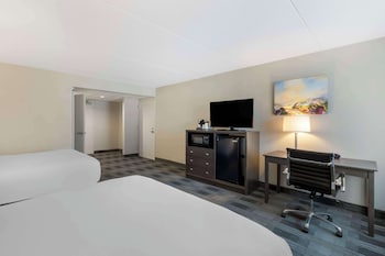Standard Room, 2 Queen Beds, Non Smoking, Refrigerator & Microwave (Shower Only)