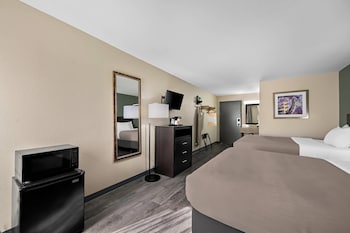 Room, 2 Queen Beds, Non Smoking (Upgrade)