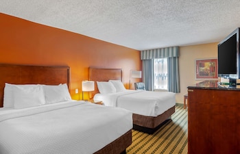 Standard Room, 2 Queen Beds, Non Smoking