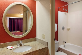Business Room, 1 King Bed, Accessible (Smoke Free)
