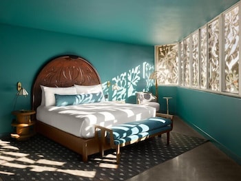 Grand Suite, Corner