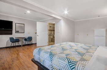 Deluxe Room, 1 King Bed, Non Smoking