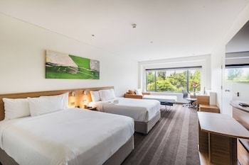 Standard Room, 2 Double Beds, Park View