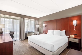 Standard Room, 1 King Bed, Non Smoking, Balcony