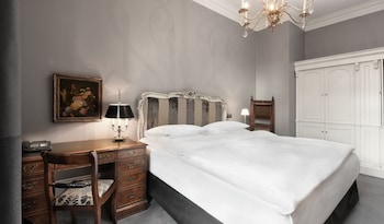 Deluxe Room, 1 King Bed