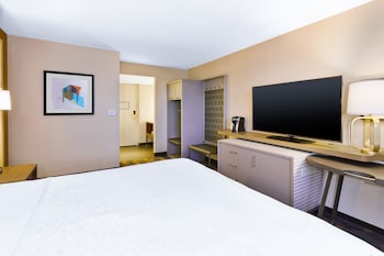 Standard Room, 1 King Bed