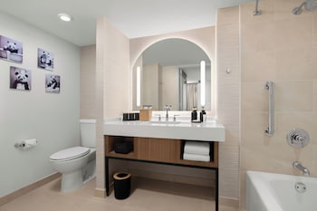 Room, 1 King Bed, Bay View, Corner