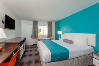 Standard Room, 1 King Bed, Non Smoking
