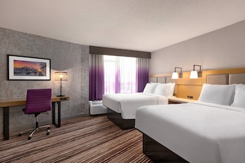 Standard Room, 2 Queen Beds, Roll-in Shower (Mobility)